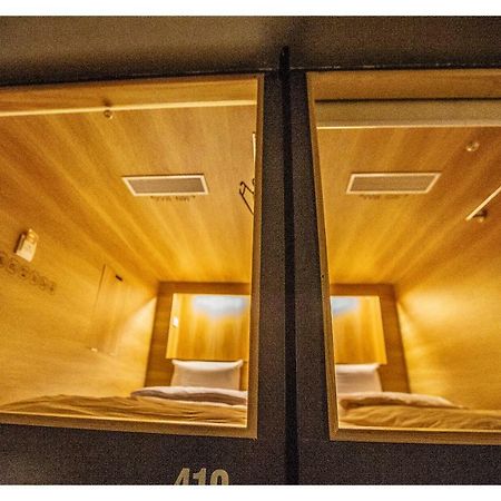 Khan Hoang Capsule Hotel (Adults Only) Ханой Екстер'єр фото