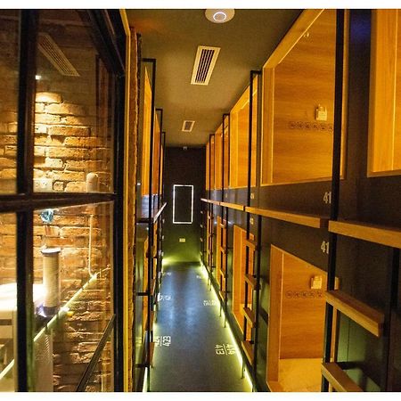 Khan Hoang Capsule Hotel (Adults Only) Ханой Екстер'єр фото
