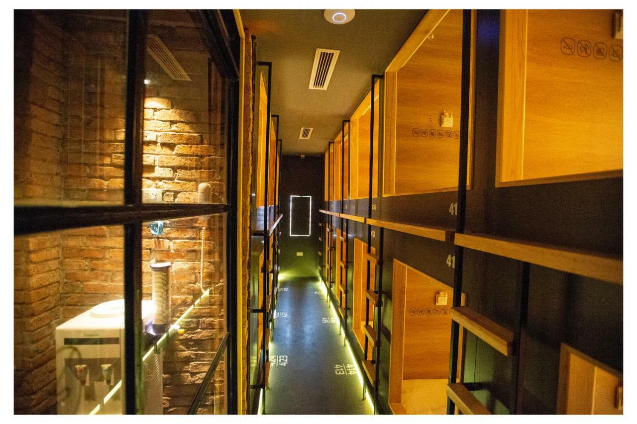 Khan Hoang Capsule Hotel (Adults Only) Ханой Екстер'єр фото