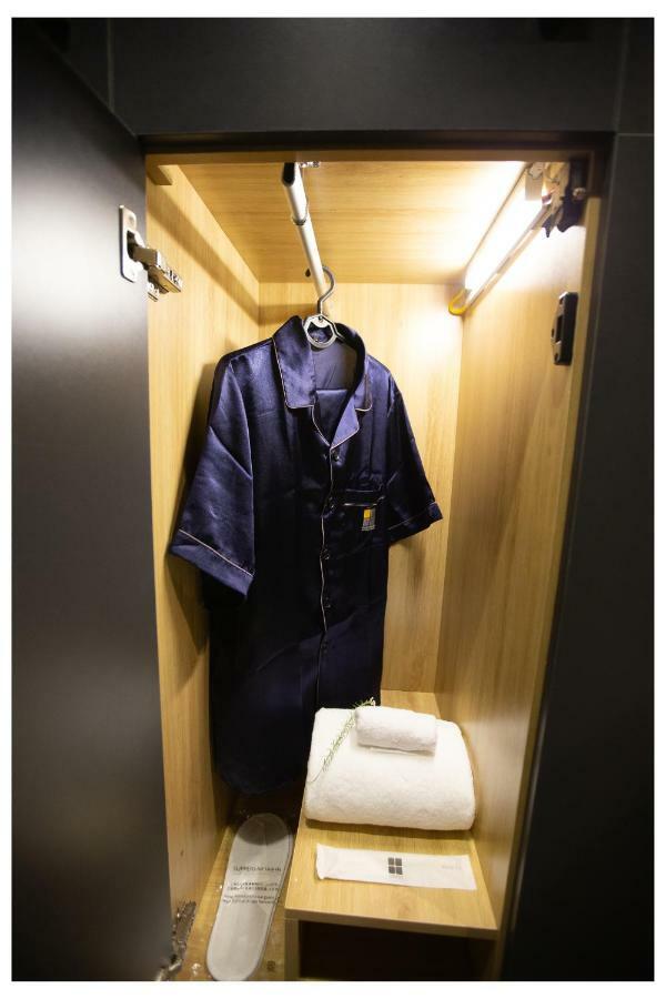 Khan Hoang Capsule Hotel (Adults Only) Ханой Екстер'єр фото