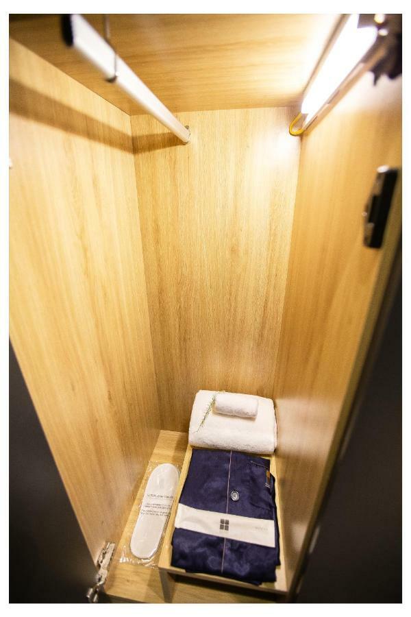 Khan Hoang Capsule Hotel (Adults Only) Ханой Екстер'єр фото