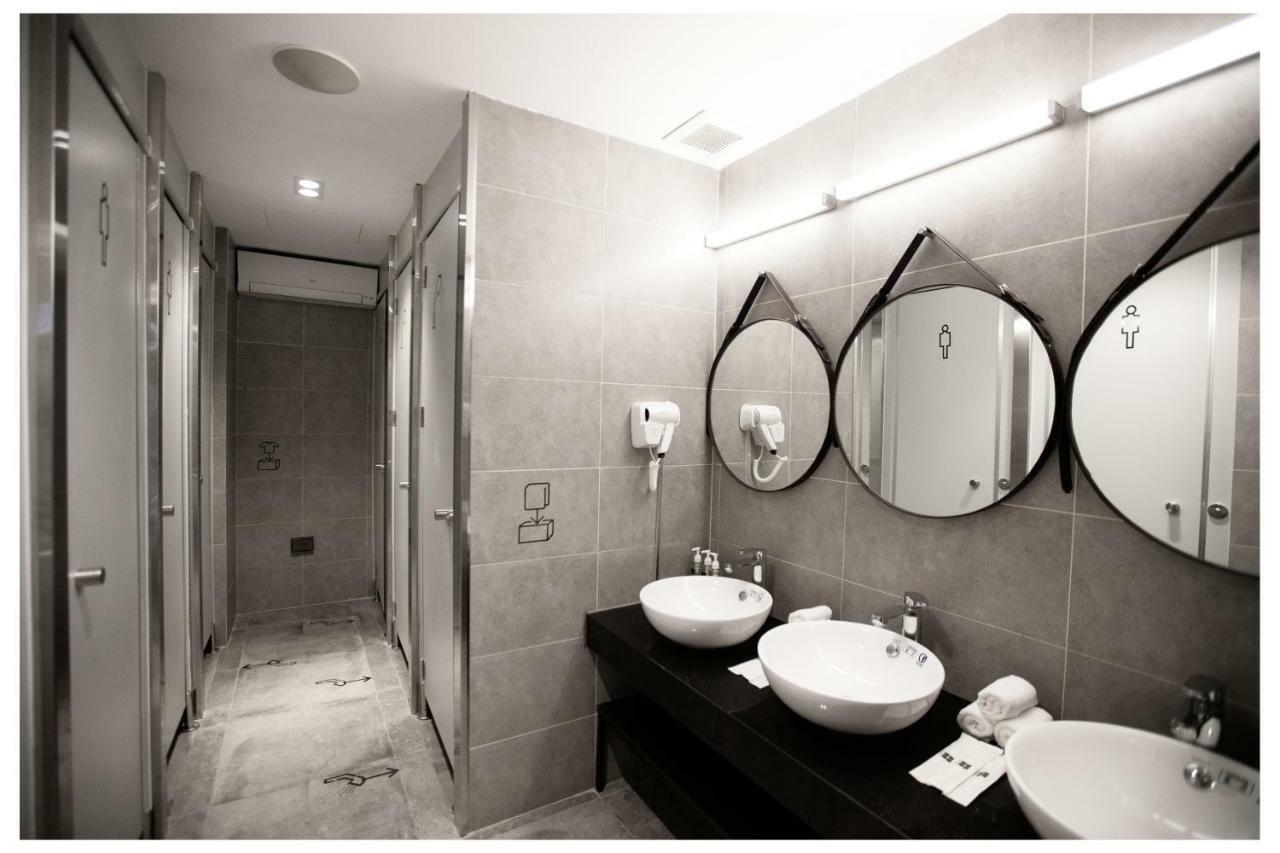 Khan Hoang Capsule Hotel (Adults Only) Ханой Екстер'єр фото